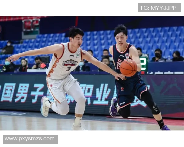 方硕的篮球之路:从青涩少年到职业球员的成长历程与挑战 方硕的篮球之路:从青涩少年到职业球员的成长历程与挑战