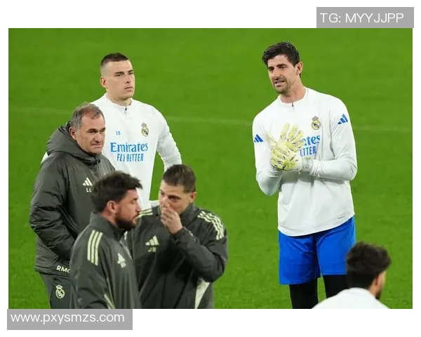 库尔图瓦:守护者的传奇之路与足球世界的辉煌成就 库尔图瓦:守护者的传奇之路与足球世界的辉煌成就